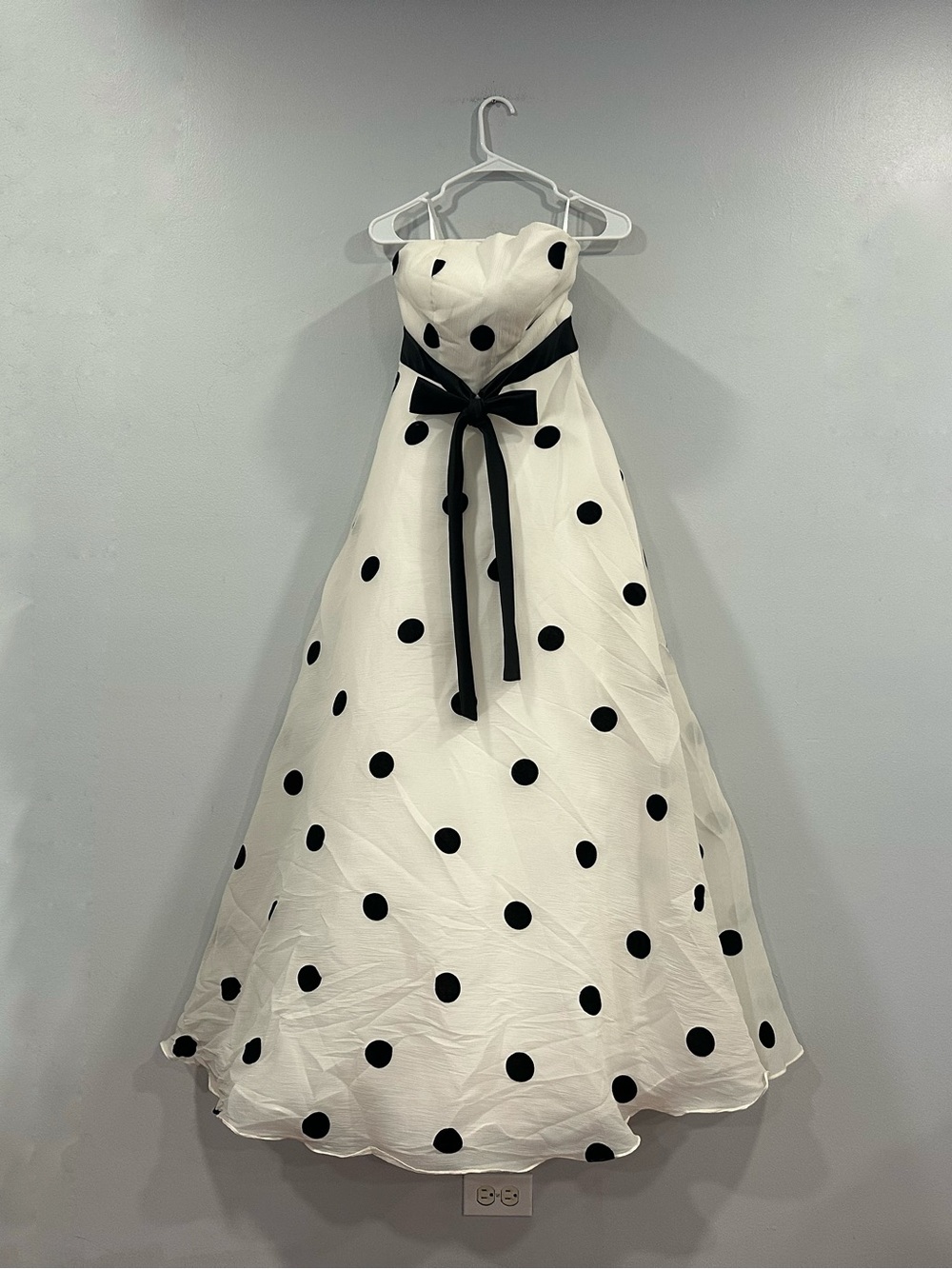 Mac Duggal 27834 White Strapless Polka Dot Organza Gown With Satin Bow sz 4